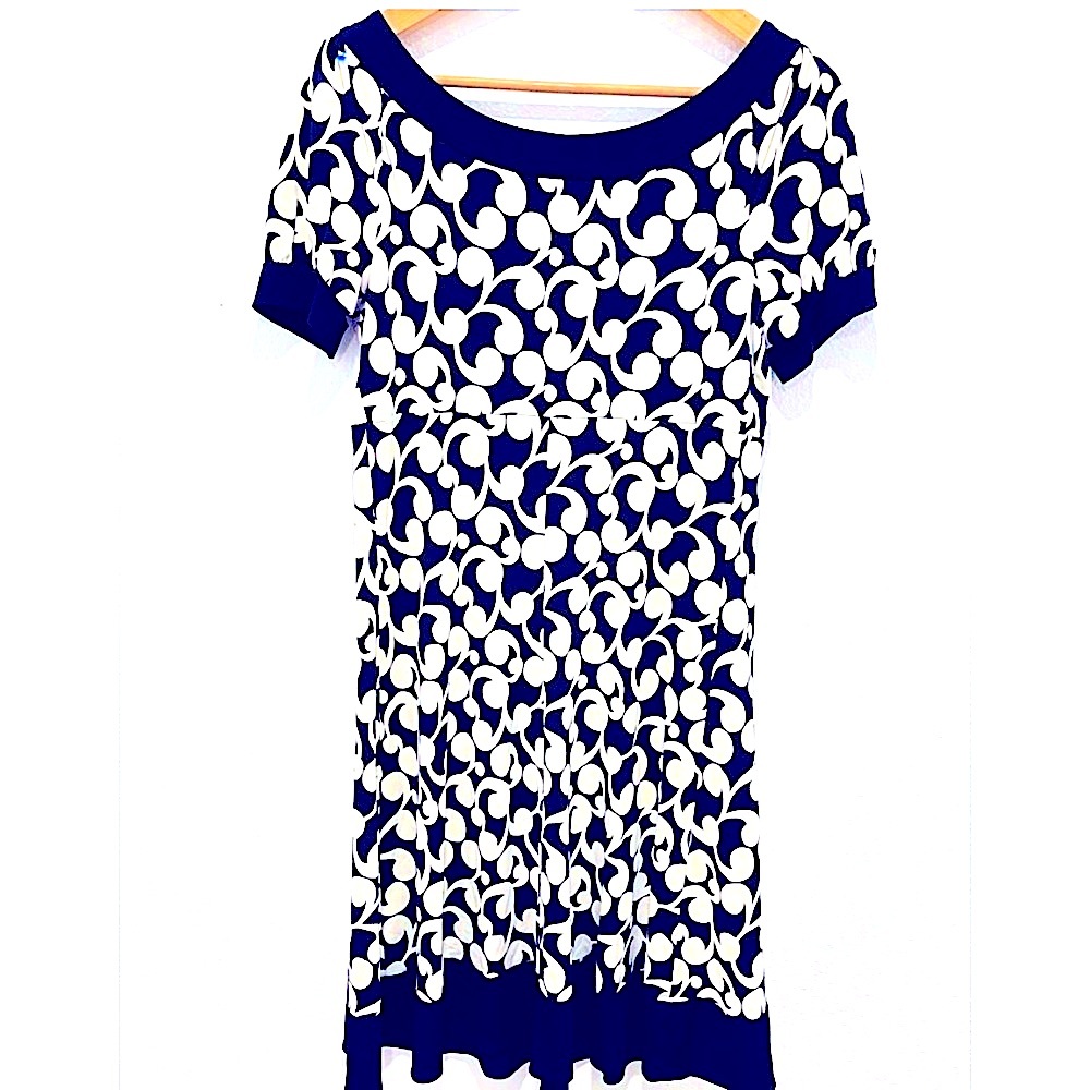 Gorgeous Black and White women’s Baby Doll Petite Medium Dress, Pre owned $5.00 - Picture 2 of 2